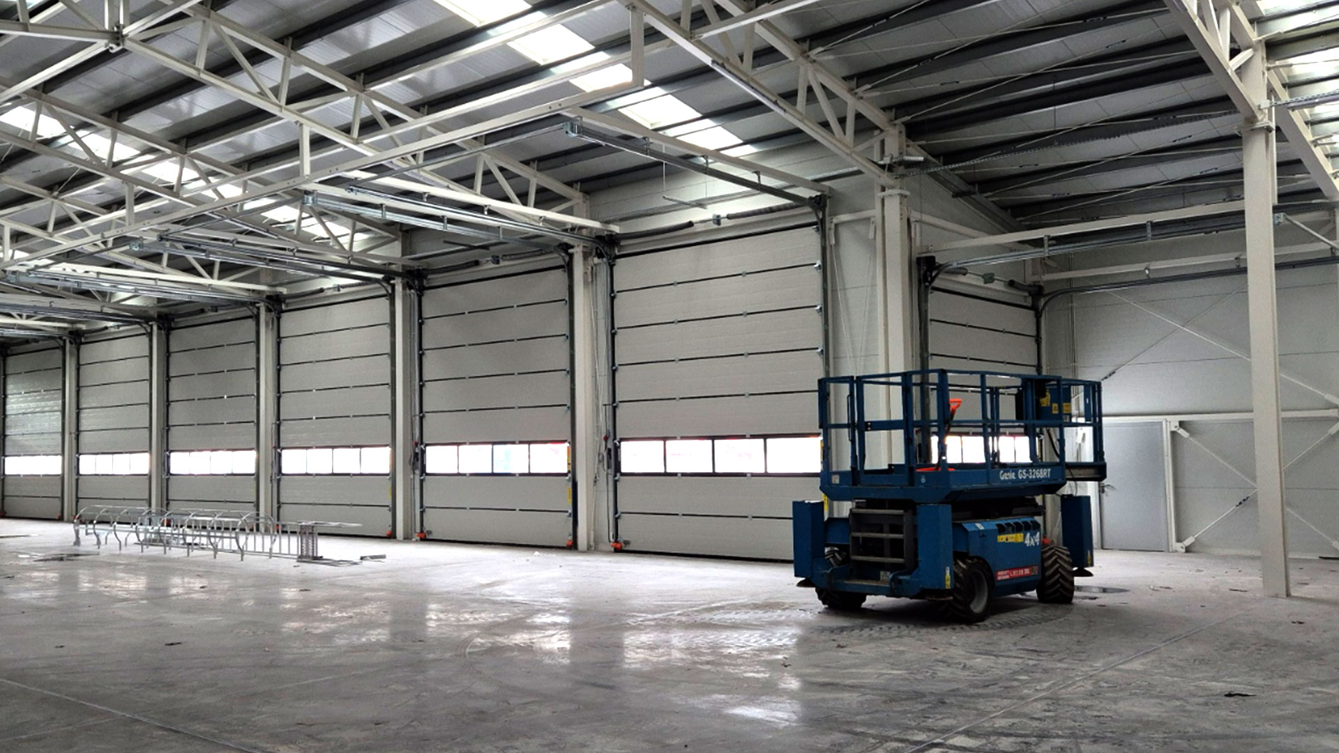 Bramy przemyslowe na hali