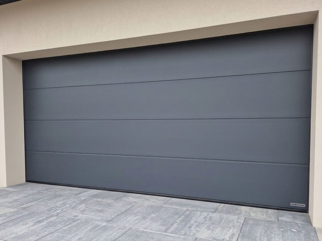 Montaż bramy garażowej segmentowej Hörmann w powiecie mieleckim.